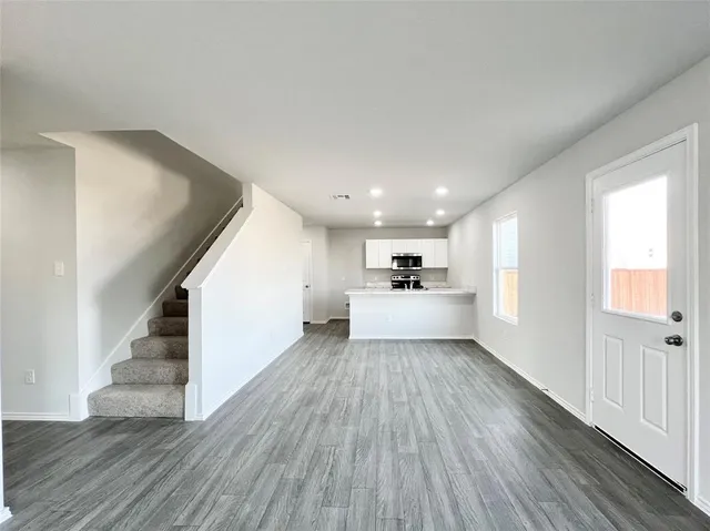 $2,350 | 829 Bluffview Drive, Cleburne, TX 76031