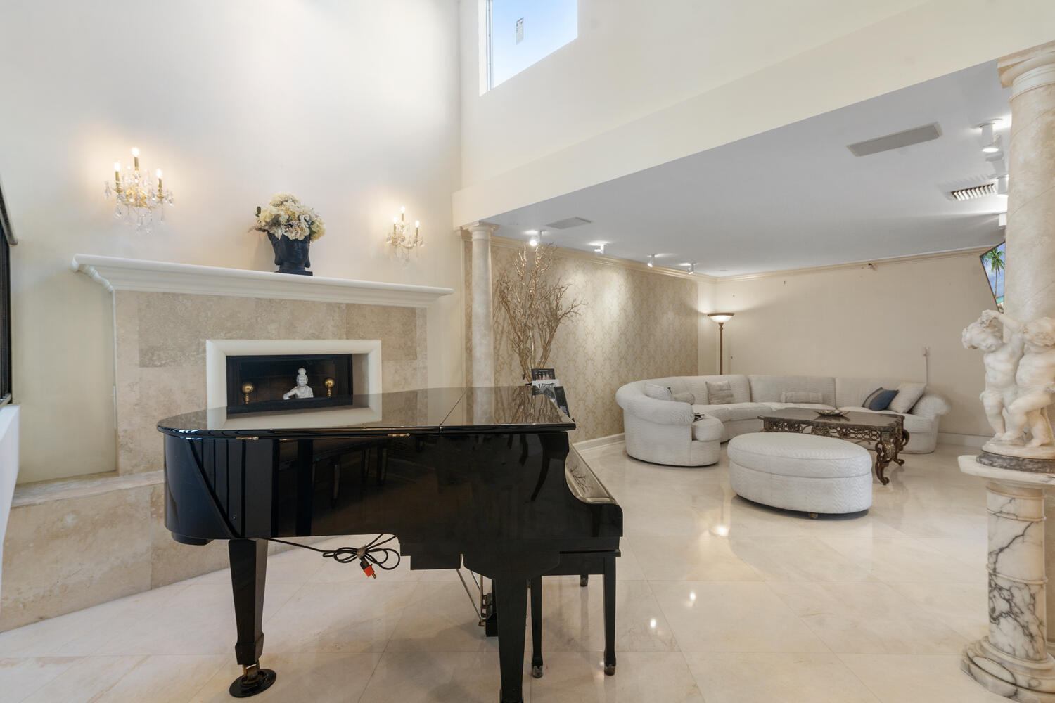 145 Greens Road Hollywood, FL 33021 - Photo 5 of 48 145 Greens Rd-large-029-029-Justin Lawre