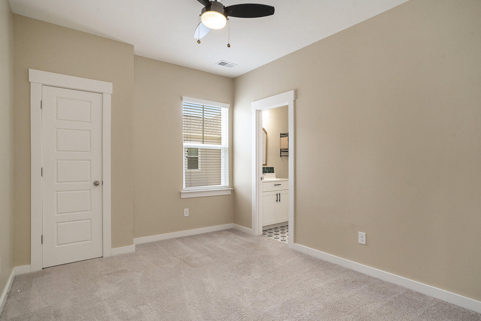 2015 Codorus Lane Hanahan, SC 29410 - Photo 18 of 40 019_dsc01792