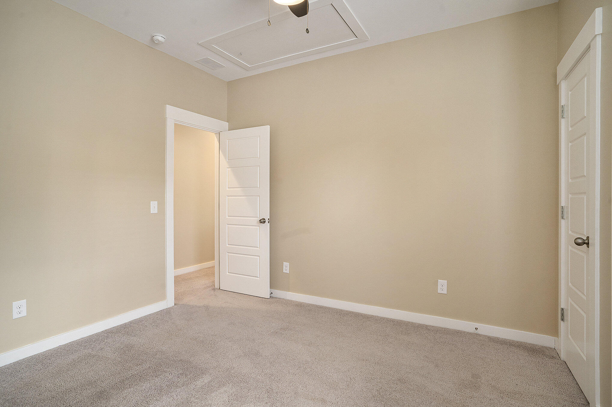 2015 Codorus Lane Hanahan, SC 29410 - Photo 19 of 40 020_dsc01795