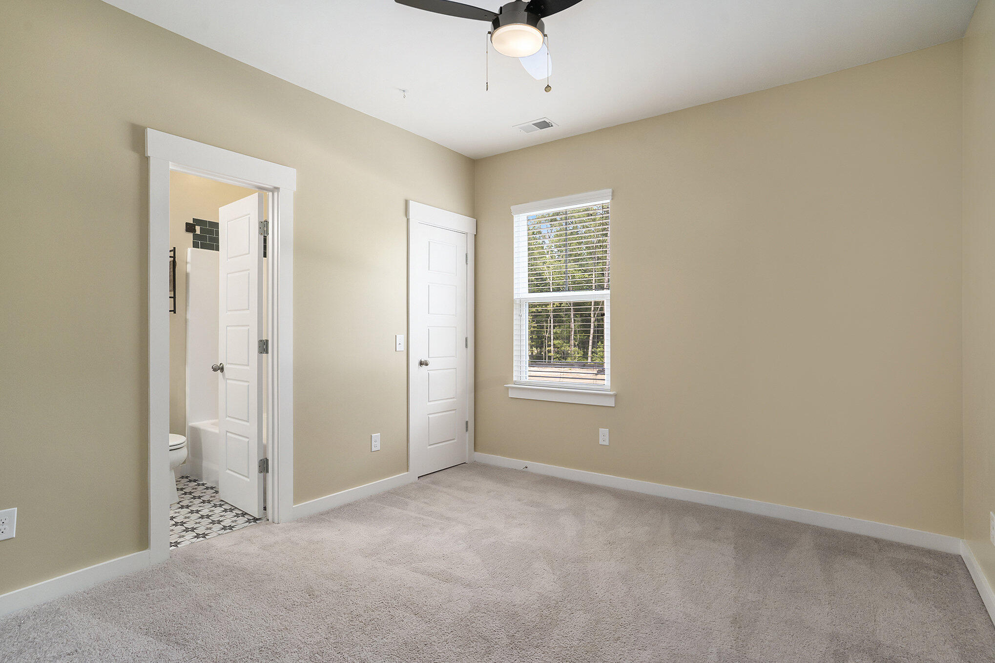 2015 Codorus Lane Hanahan, SC 29410 - Photo 20 of 40 021_dsc01801