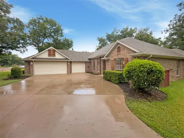 $362,000 | 9318 Monticello Drive, Granbury, TX 76049