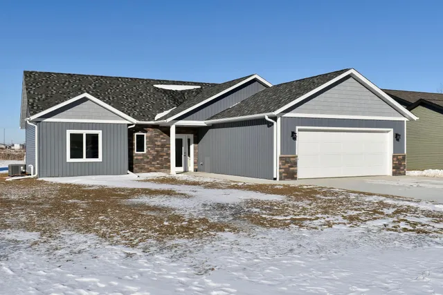 $400,000 | 140 Coulee Way, Wabasha, MN 55981