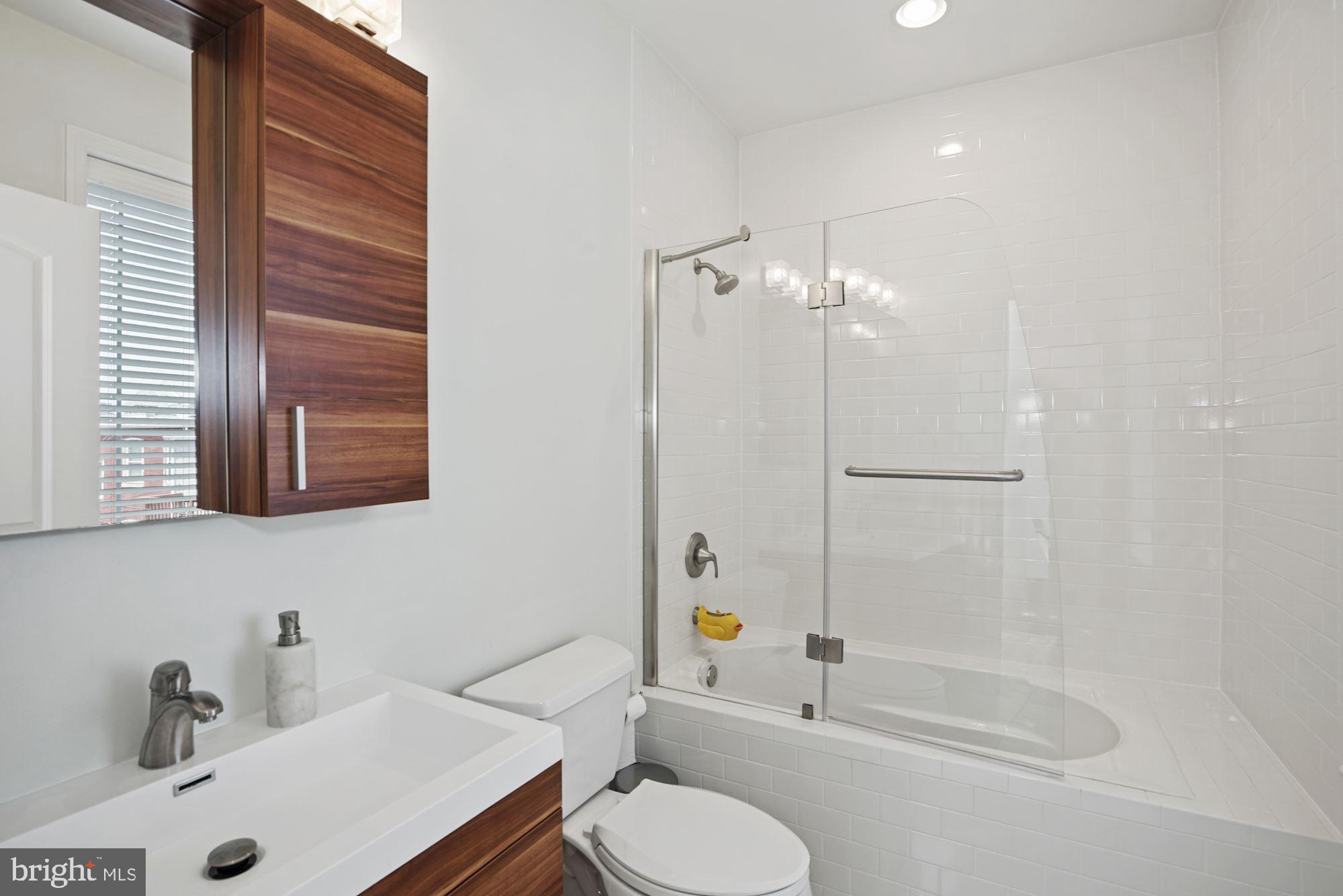 65 New York Avenue Northwest Washington, DC 20001 - Photo 13 of 24 Bathroom