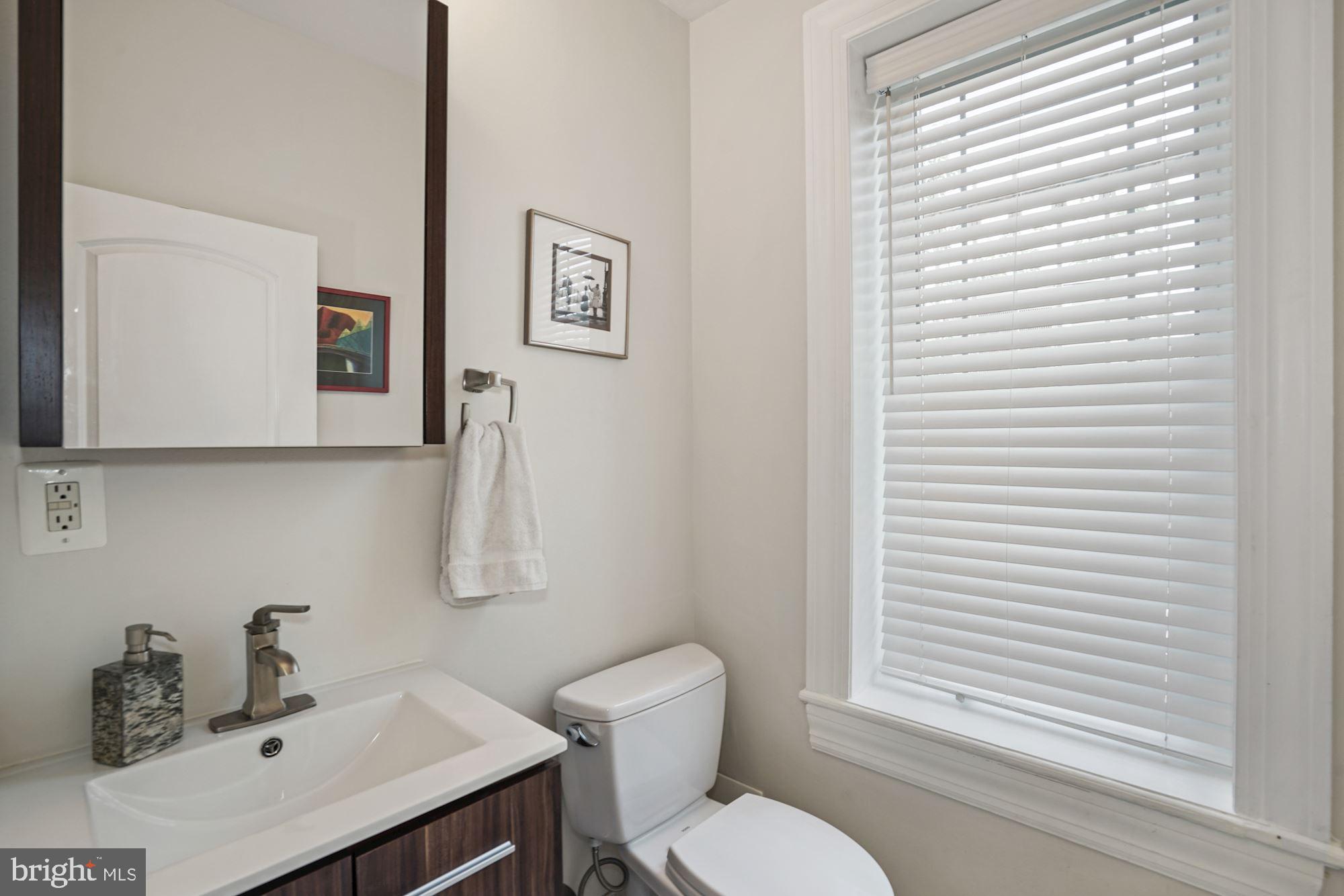 65 New York Avenue Northwest Washington, DC 20001 - Photo 8 of 24 Powder room