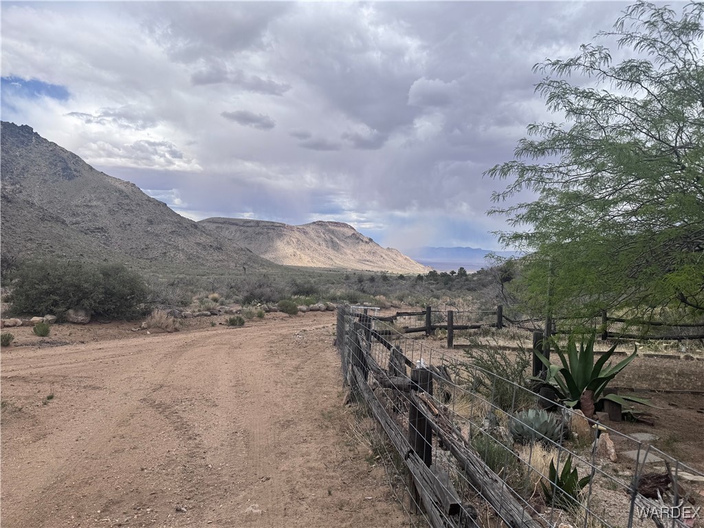 9000 Vock Canyon Road Kingman, AZ 86409 - Photo 20 of 44