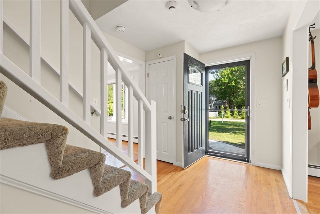 10 Magnolia Road Sharon, MA 02067 - Photo 4 of 41