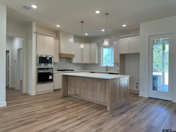 $499,900 | 13938 Cedar Vista Lane, Tyler, TX 75704