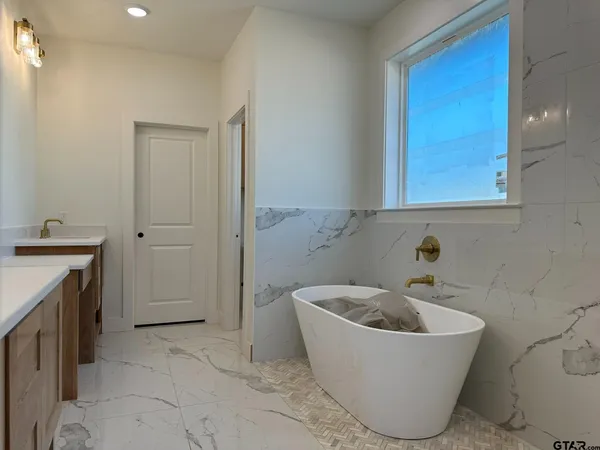 $499,900 | 13938 Cedar Vista Lane, Tyler, TX 75704