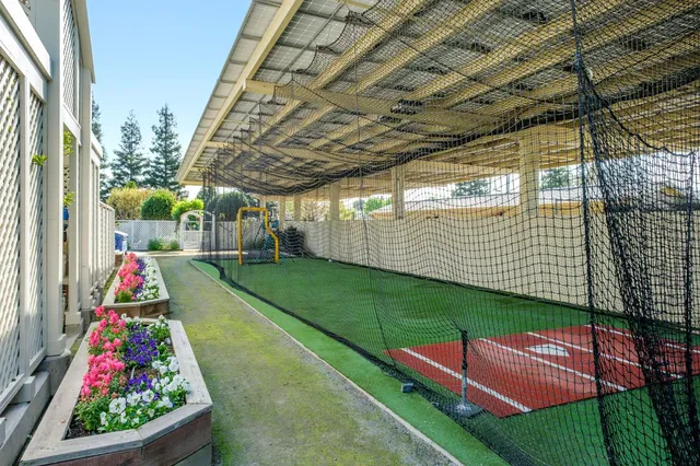 $3,750,000 | 5811 North Forkner Avenue, Fresno, CA 93711