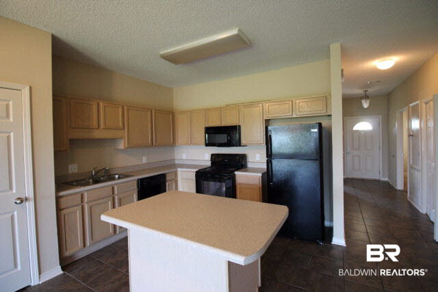 2651 South Juniper Street, Unit 1205 Foley, AL 36535 - Photo 2 of 11 Kitchen