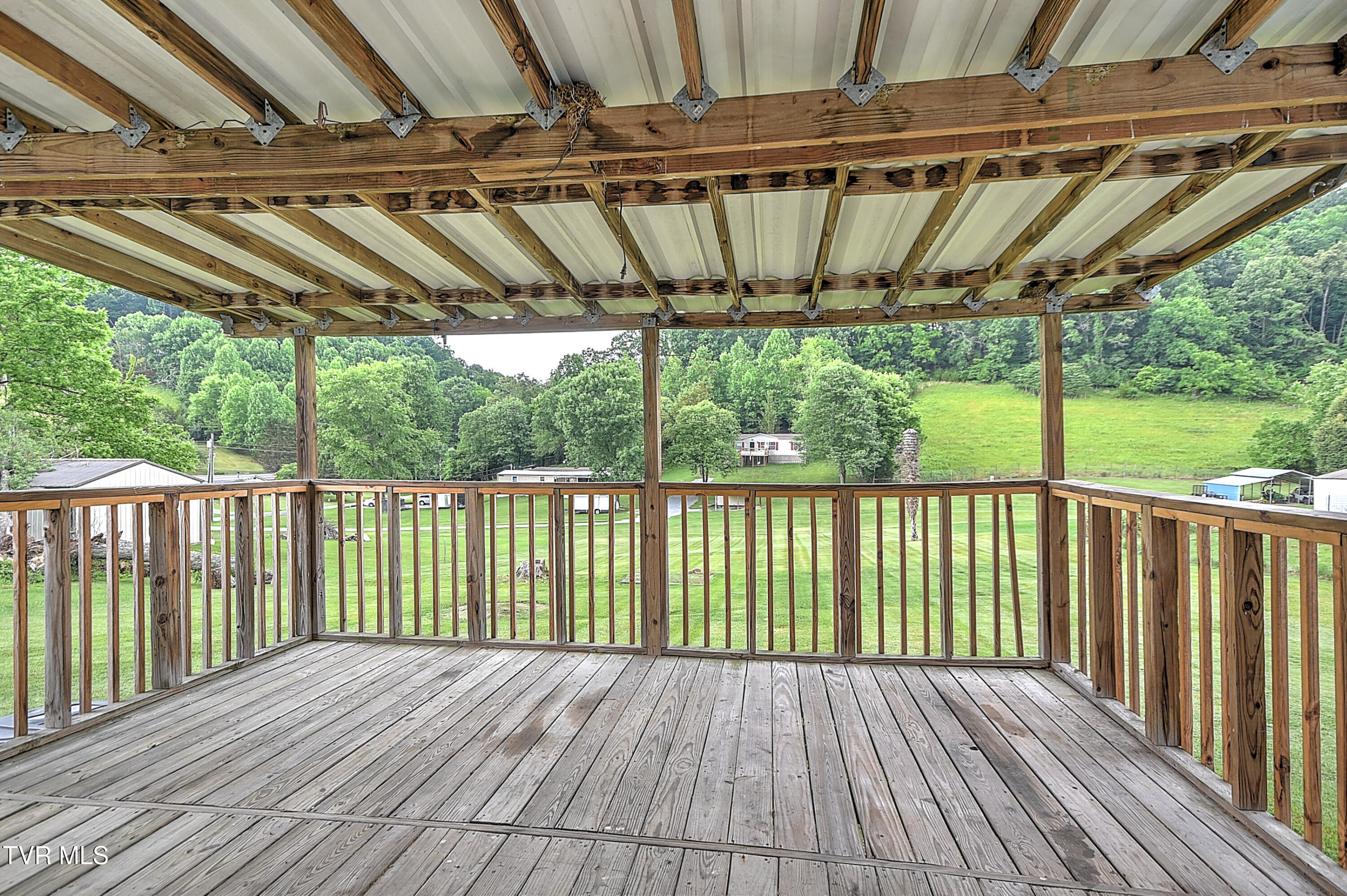 1117 Hunting Hill Road Piney Flats, TN 37686 - Photo 24 of 30 43308BB6-9AEC-4E69-B1FD-863C3DFD334A