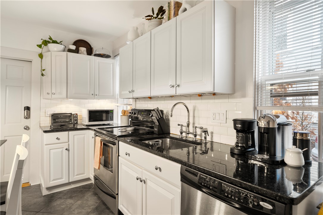 33 Marsh Street, Unit 1 Newport, RI 02840 - Photo 6 of 15