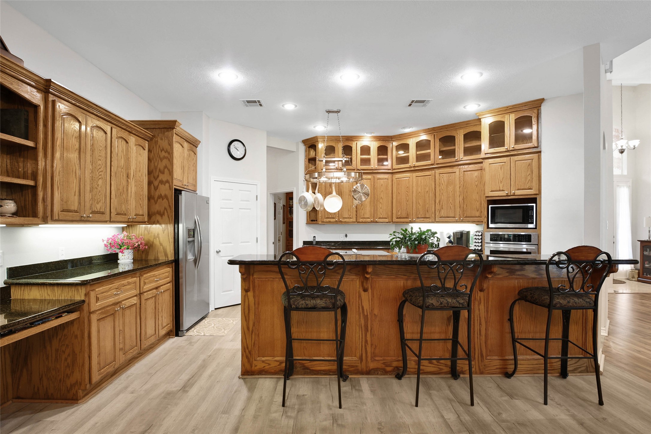 128 Duke Road Bedias, TX 77831 - Photo 17 of 50 Kitchen