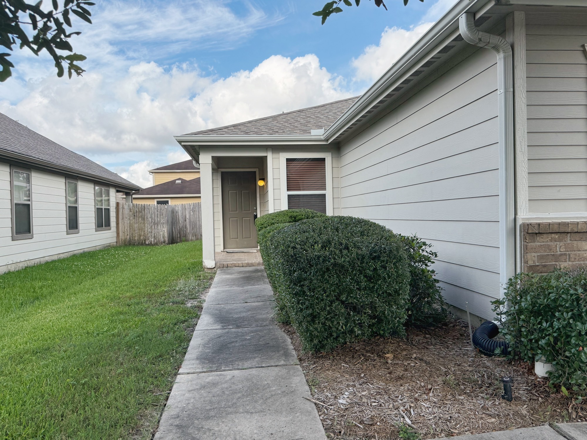 29225 Legends Valley Drive Spring, TX 77386 - Photo 3 of 30