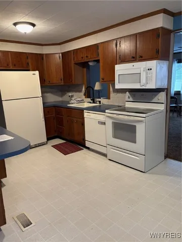 $3,000 | 850 Page Avenue, Lewiston, NY 14092