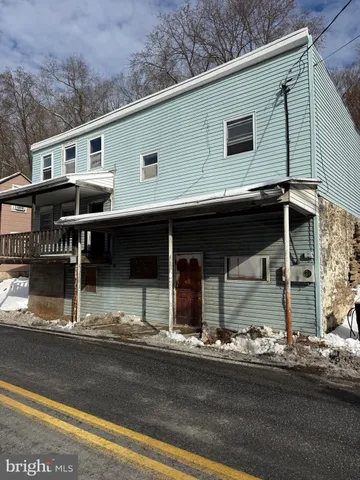 $24,900 | 12 Sport Hill Street, Pottsville, PA 17901