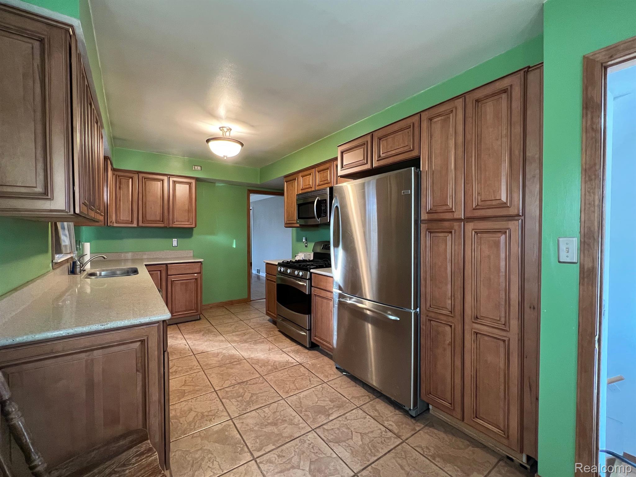 9063 Beech Daly Road Taylor, MI 48180 - Photo 14 of 37 stainless appliances to stay