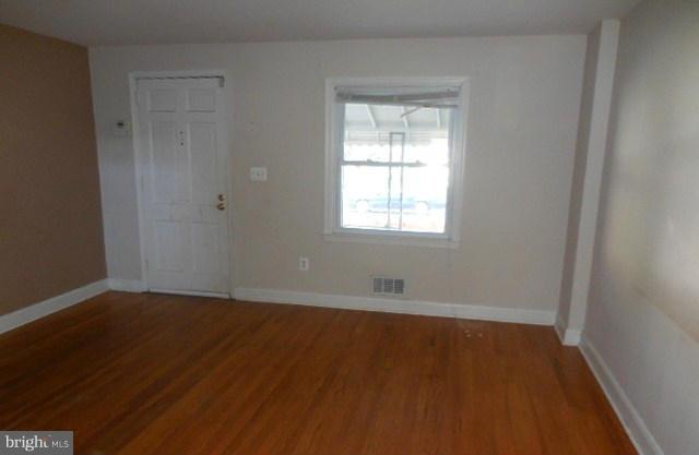 2150 Vailthorn Road Middle River, MD 21220 - Photo 4 of 11 Living Room