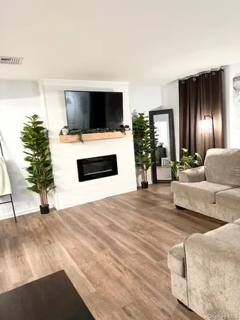 $579,999 | 171 County Route 49, Slate Hill, NY 10973