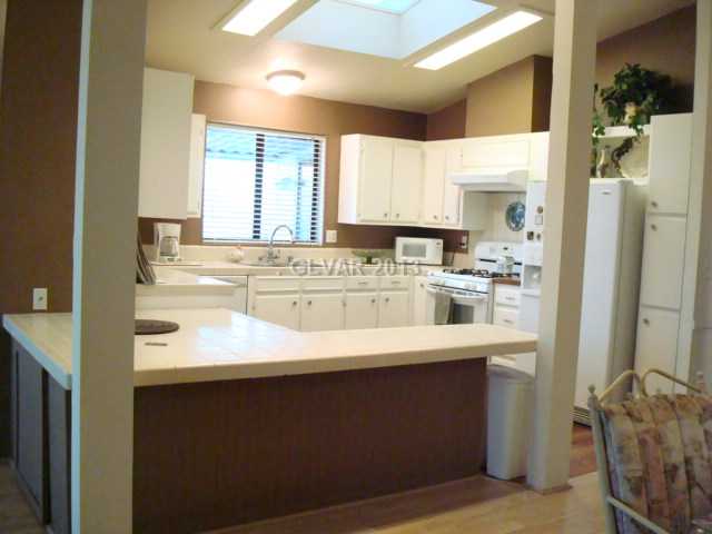 5475 Petaca Road Las Vegas, NV 89122 - Photo 5 of 16 Kitchen.