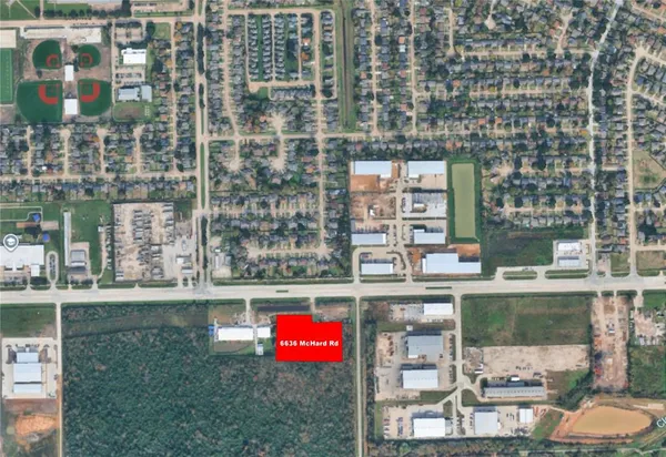 a picture of a glass building