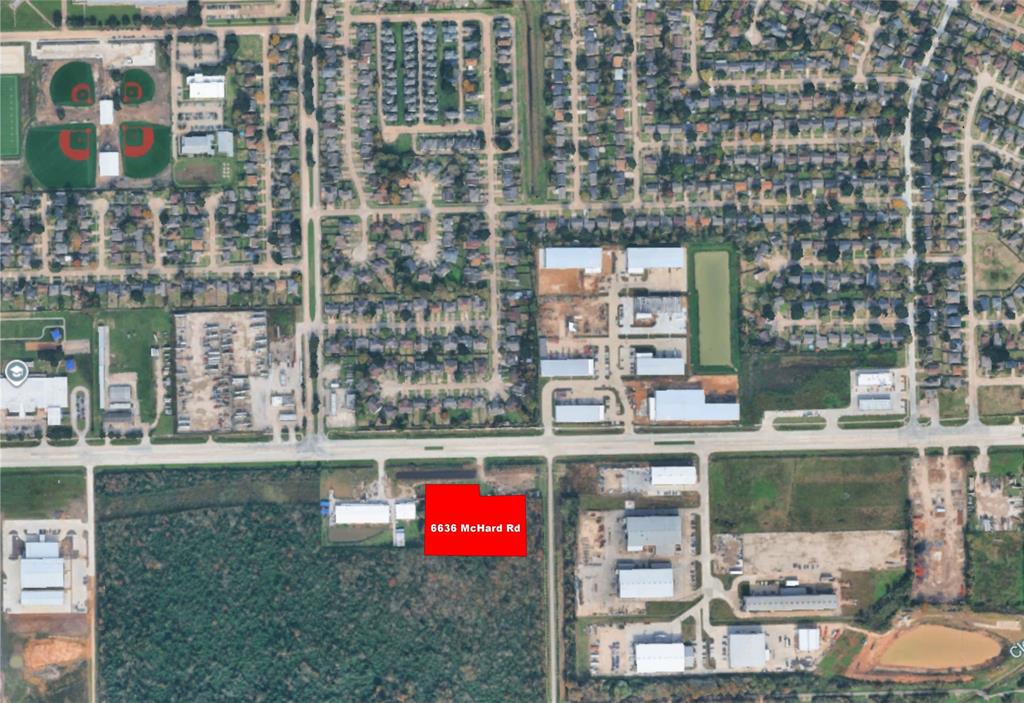 a picture of a glass building