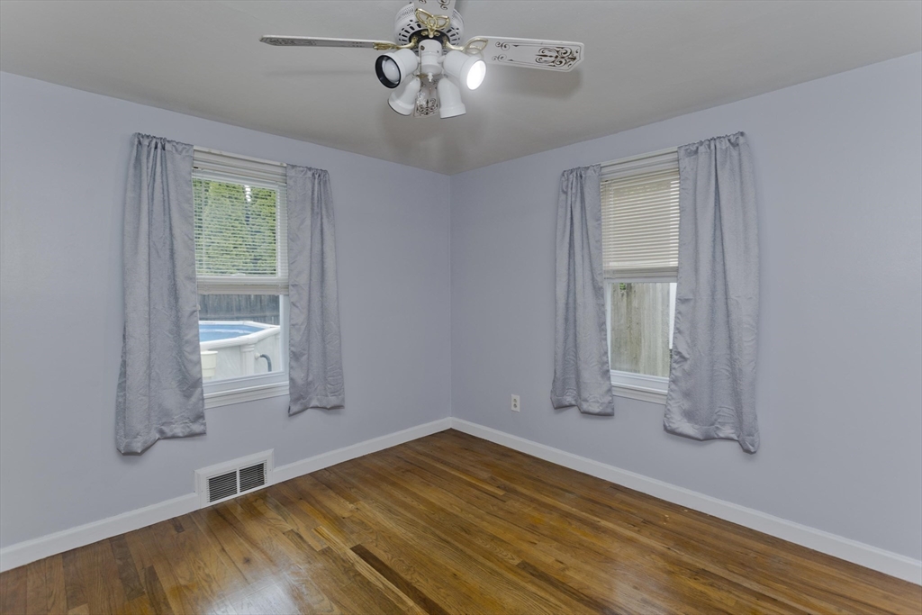 83 Chalmers Street Springfield, MA 01118 - Photo 16 of 21