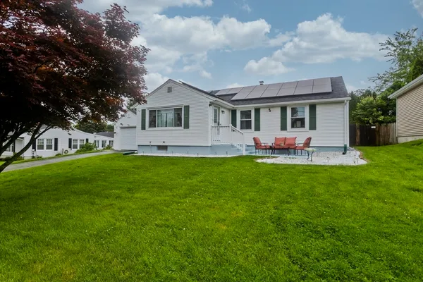 $3,000 | 83 Chalmers Street, Springfield, MA 01118