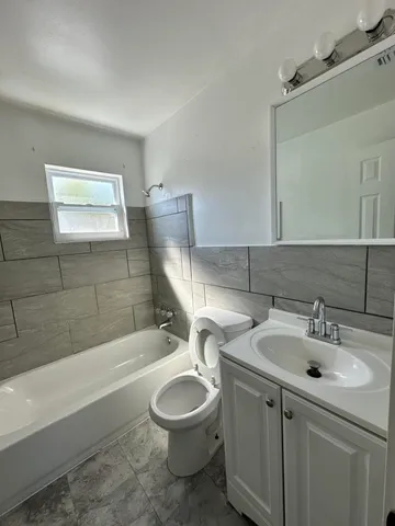 $1,600 | 711 North 23rd Street, Unit A, Fort Pierce, FL 34950