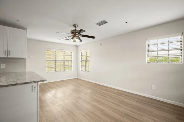 $1,395 | 1013 West 23rd Street, Unit 205, Austin, TX 78705