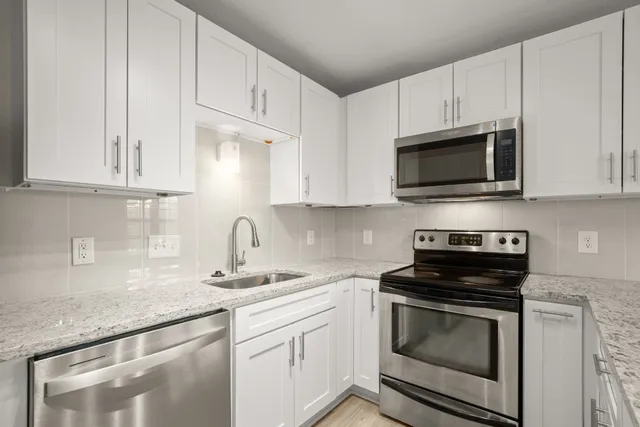 $1,395 | 1013 West 23rd Street, Unit 205, Austin, TX 78705