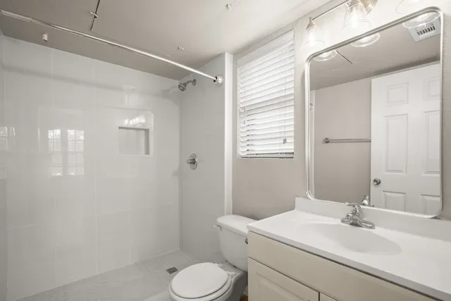 $1,395 | 1013 West 23rd Street, Unit 205, Austin, TX 78705