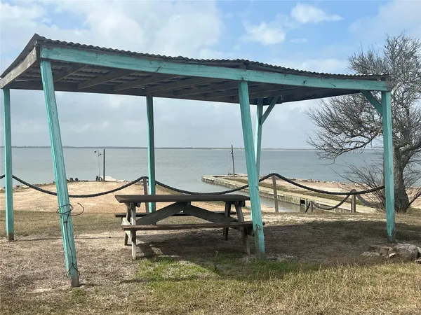 $25,000 | 98 Sea Urchin, Palacios, TX 77465