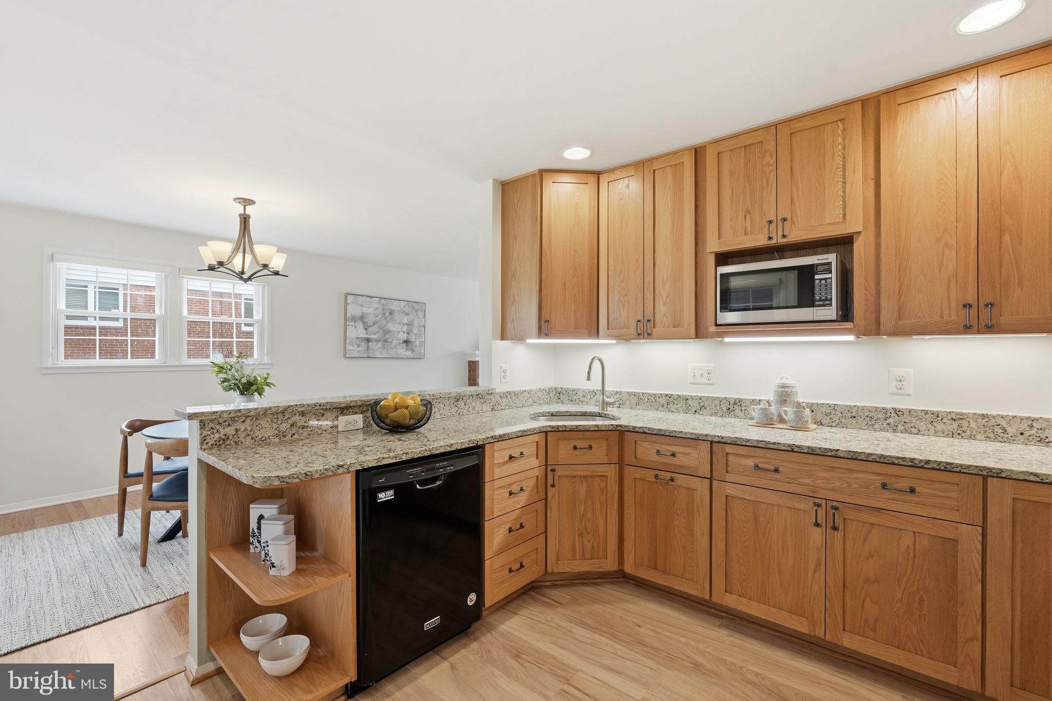 8110 Carrick Lane Springfield, VA 22151 - Photo 12 of 41