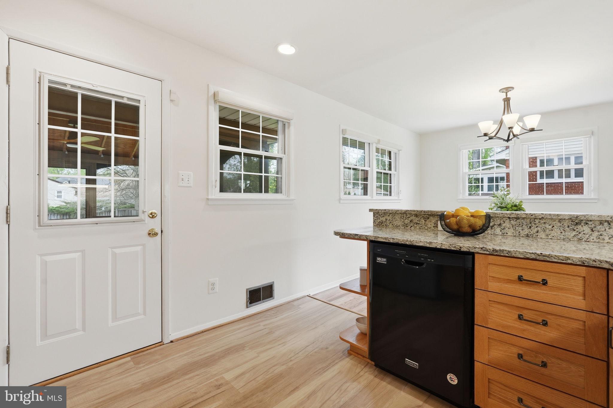 8110 Carrick Lane Springfield, VA 22151 - Photo 13 of 41