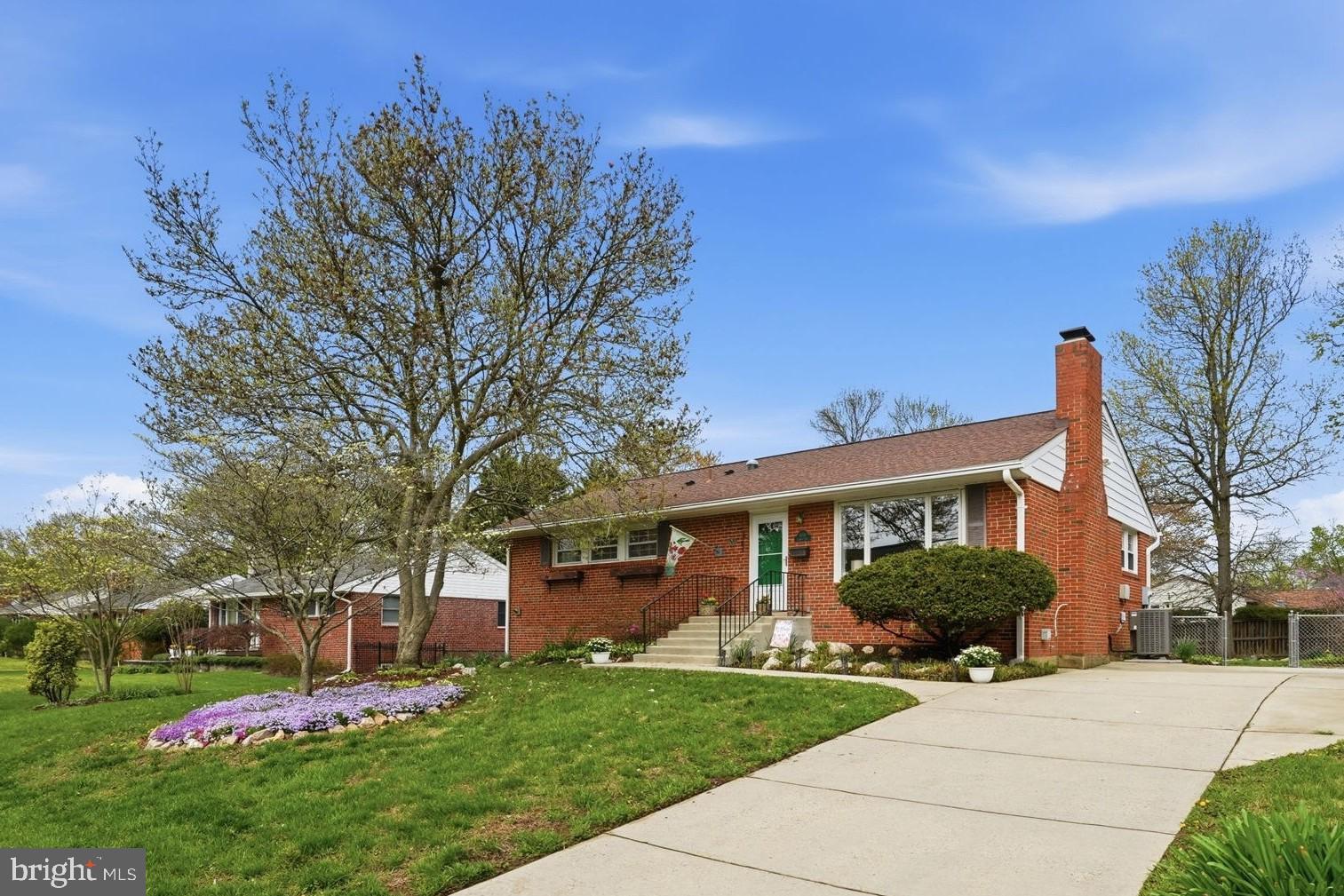 8110 Carrick Lane Springfield, VA 22151 - Photo 3 of 41