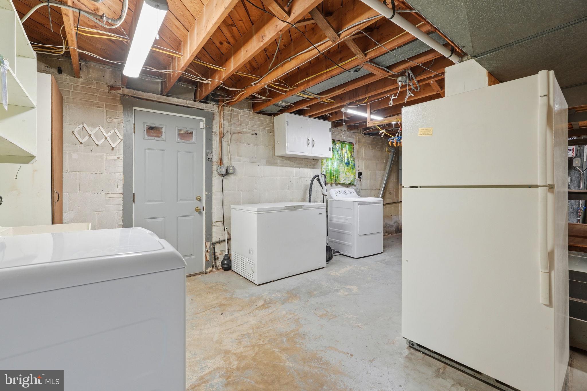 8110 Carrick Lane Springfield, VA 22151 - Photo 32 of 41