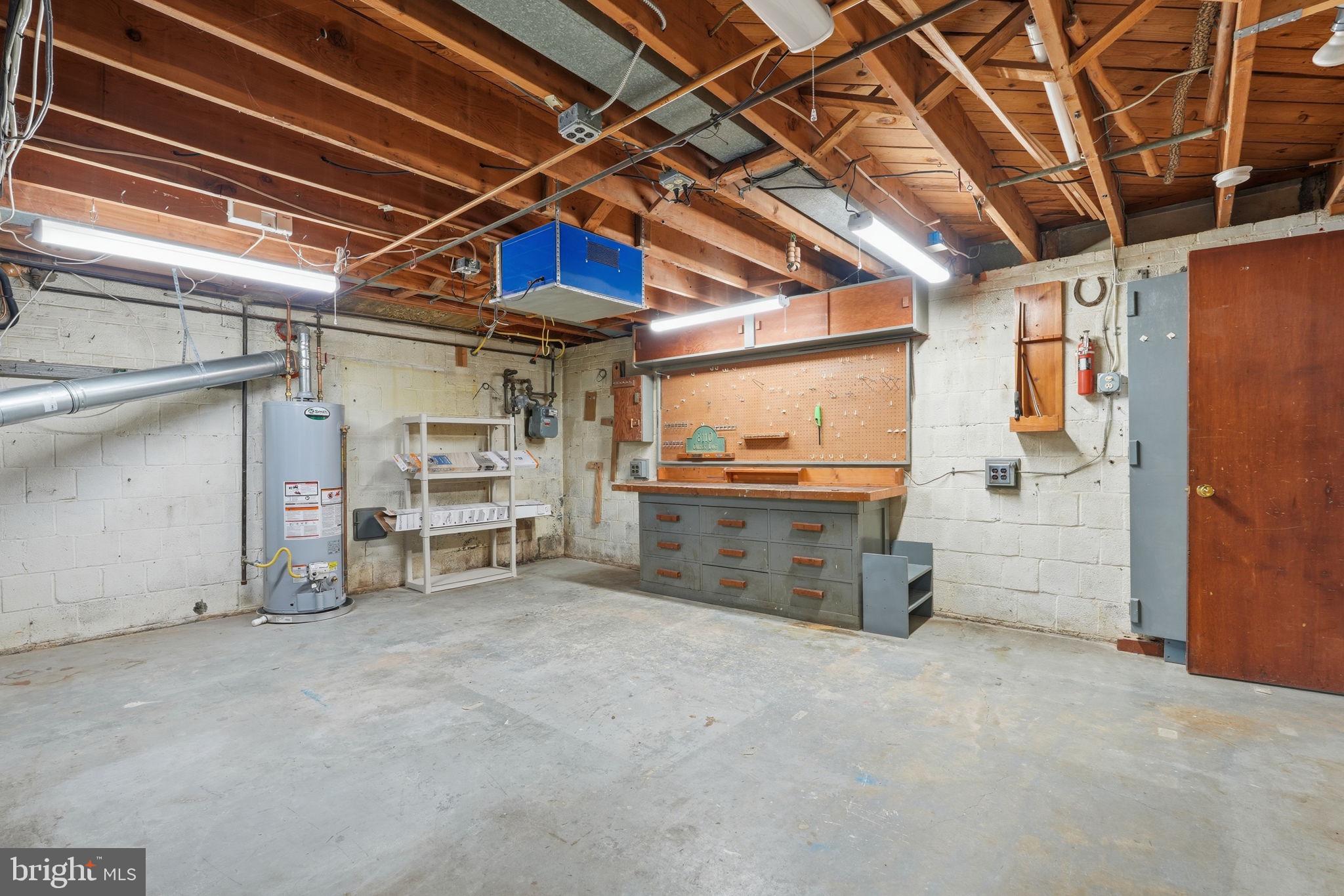 8110 Carrick Lane Springfield, VA 22151 - Photo 33 of 41