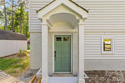 $700,000 | 7013 Old Forge Drive, Charlotte, NC 28226