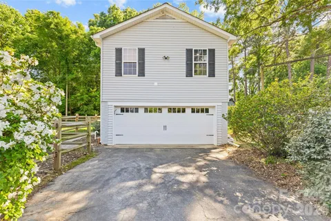 $700,000 | 7013 Old Forge Drive, Charlotte, NC 28226
