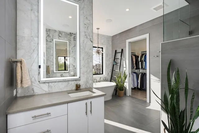 $1,599,900 | 7737 Prairie Grass Pass, Credit River, MN 55372