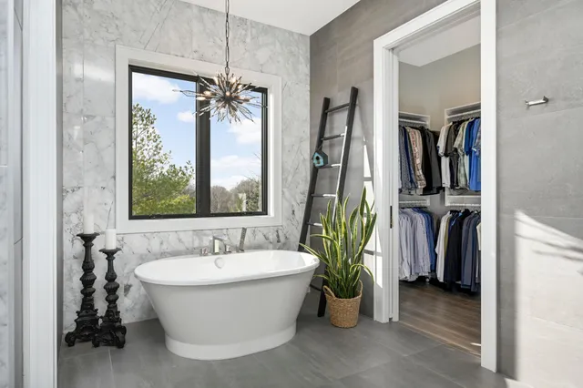 $1,599,900 | 7737 Prairie Grass Pass, Credit River, MN 55372