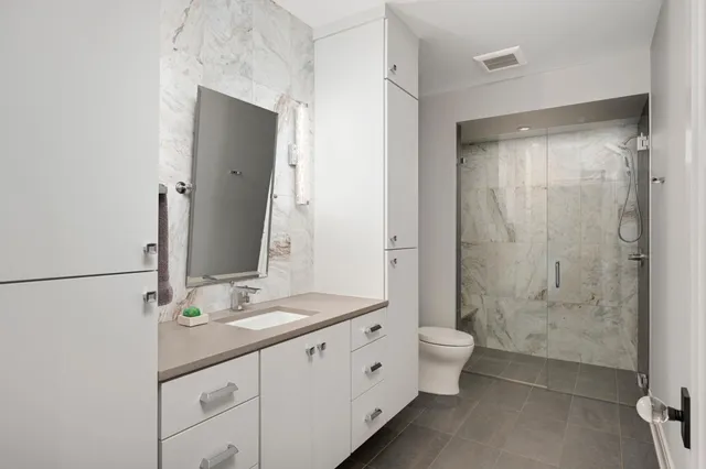 $1,599,900 | 7737 Prairie Grass Pass, Credit River, MN 55372