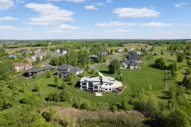 $1,599,900 | 7737 Prairie Grass Pass, Credit River, MN 55372