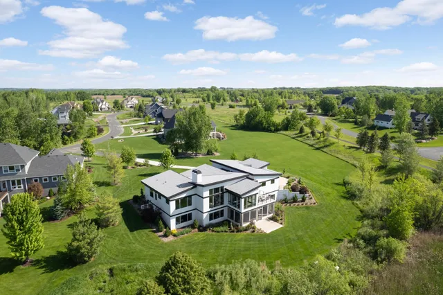 $1,599,900 | 7737 Prairie Grass Pass, Credit River, MN 55372