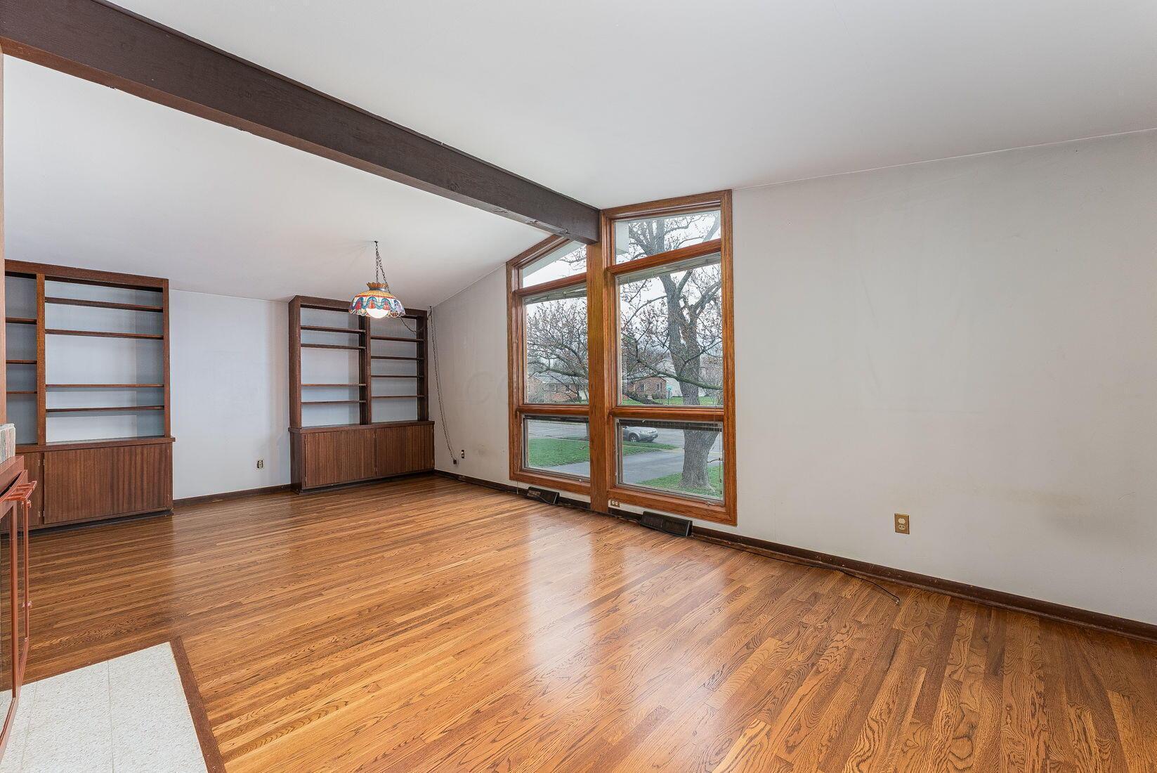 4161 Winfield Road Columbus, OH 43220 - Photo 6 of 39 Family Room