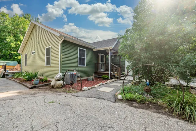 $544,900 | 3045 Little Glendora Road, Buchanan, MI 49107