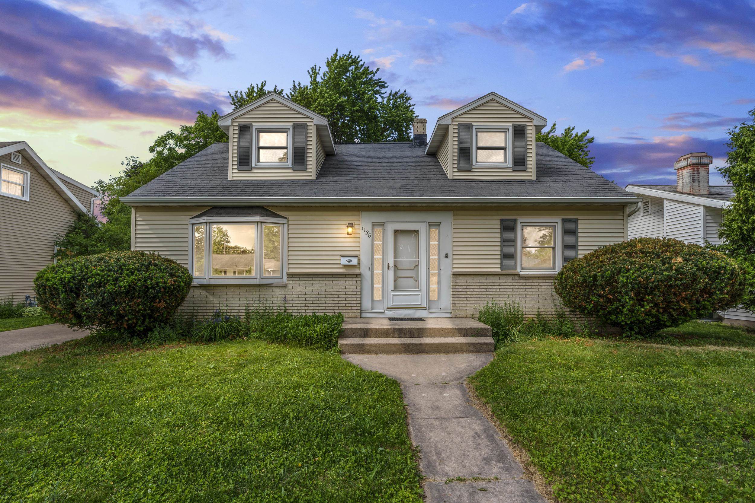 1136 West Roberts Avenue Appleton, WI 54914 - Photo 5 of 58