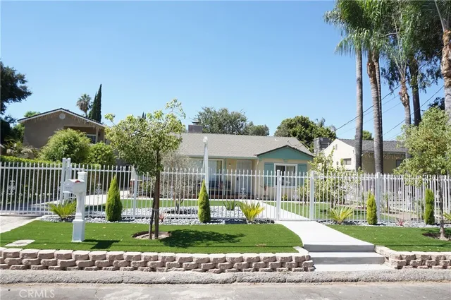 a view of outdoor space yard and patio